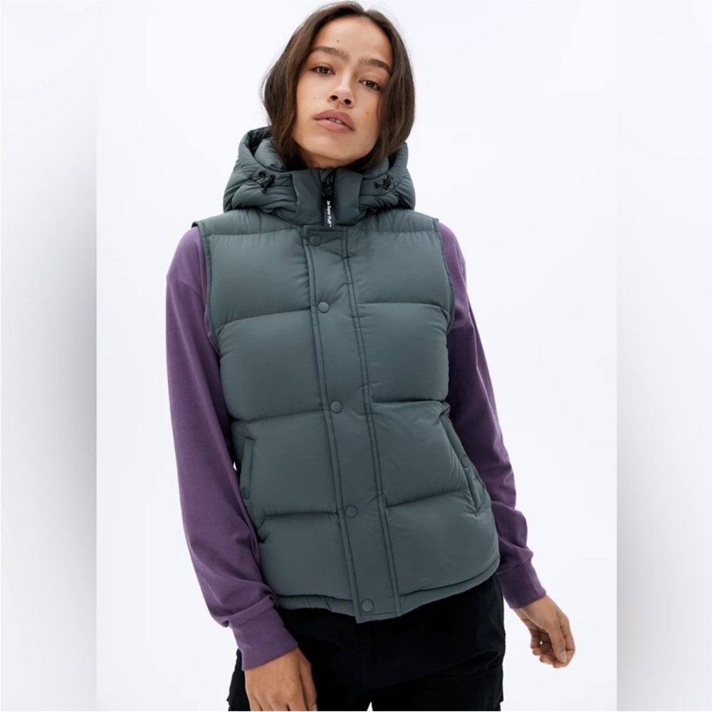 Aritzia Super Puff Vest in Dark Shadow